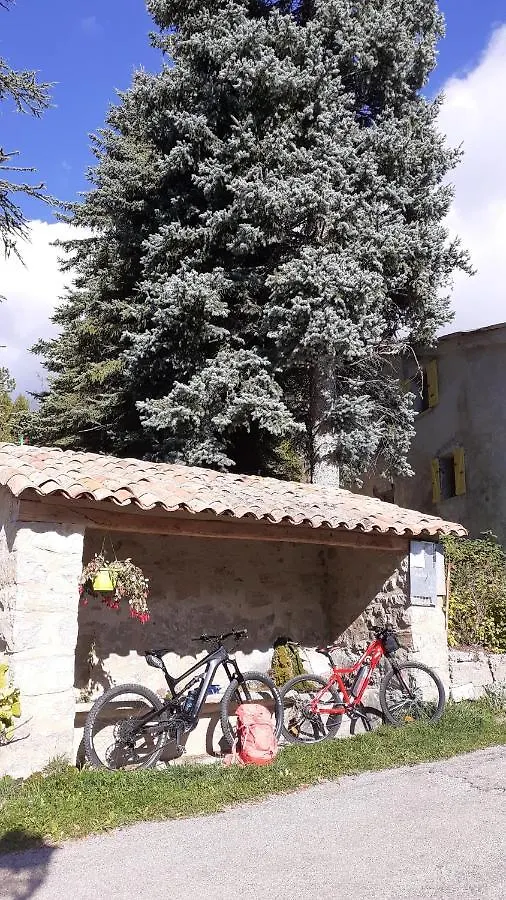 Rose Des Alpes Bed and Breakfast Serres  Bed & Breakfast